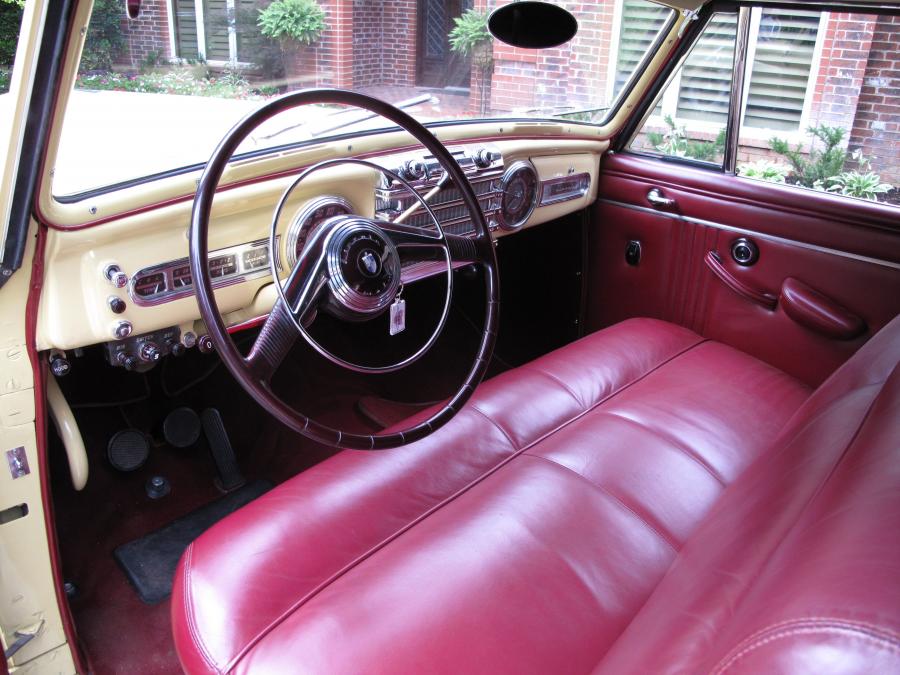 Интерьер Lincoln Continental Cabriolet Indy 500 Pace Car 1946 года  (фото 10 из 13)